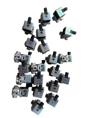 Il camion giapponese parte la valvola magnetica 1-82563602-0 per le PARTI ISUZU FVR34 6HK1 6HK1T ISUZU