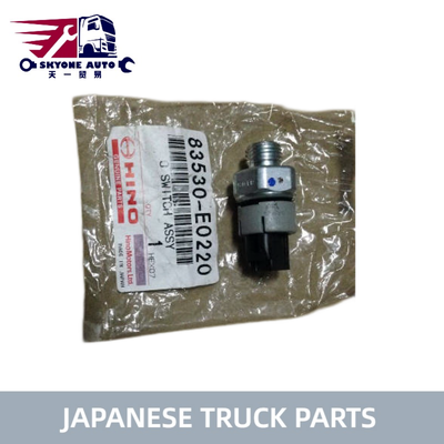 Parti di camion giapponesi Sensore di pressione dell'olio 83530-E0220 83530E0220 83530-1471 per KOBELCO/HINO 500 J08C J08E SK200-6 Parti di motore di camion Hino