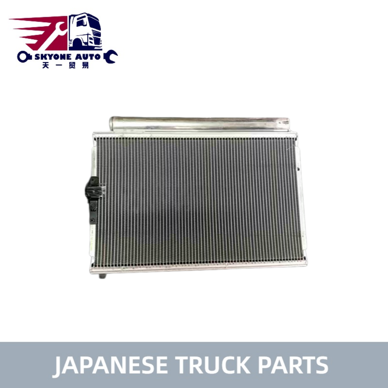 S8841-11250 S8841-11210 Condensatore di aria condizionata A/C per camion HINO 700 Profia E13C P11C SH1E Ricambi per camion giapponesi di alta qualità